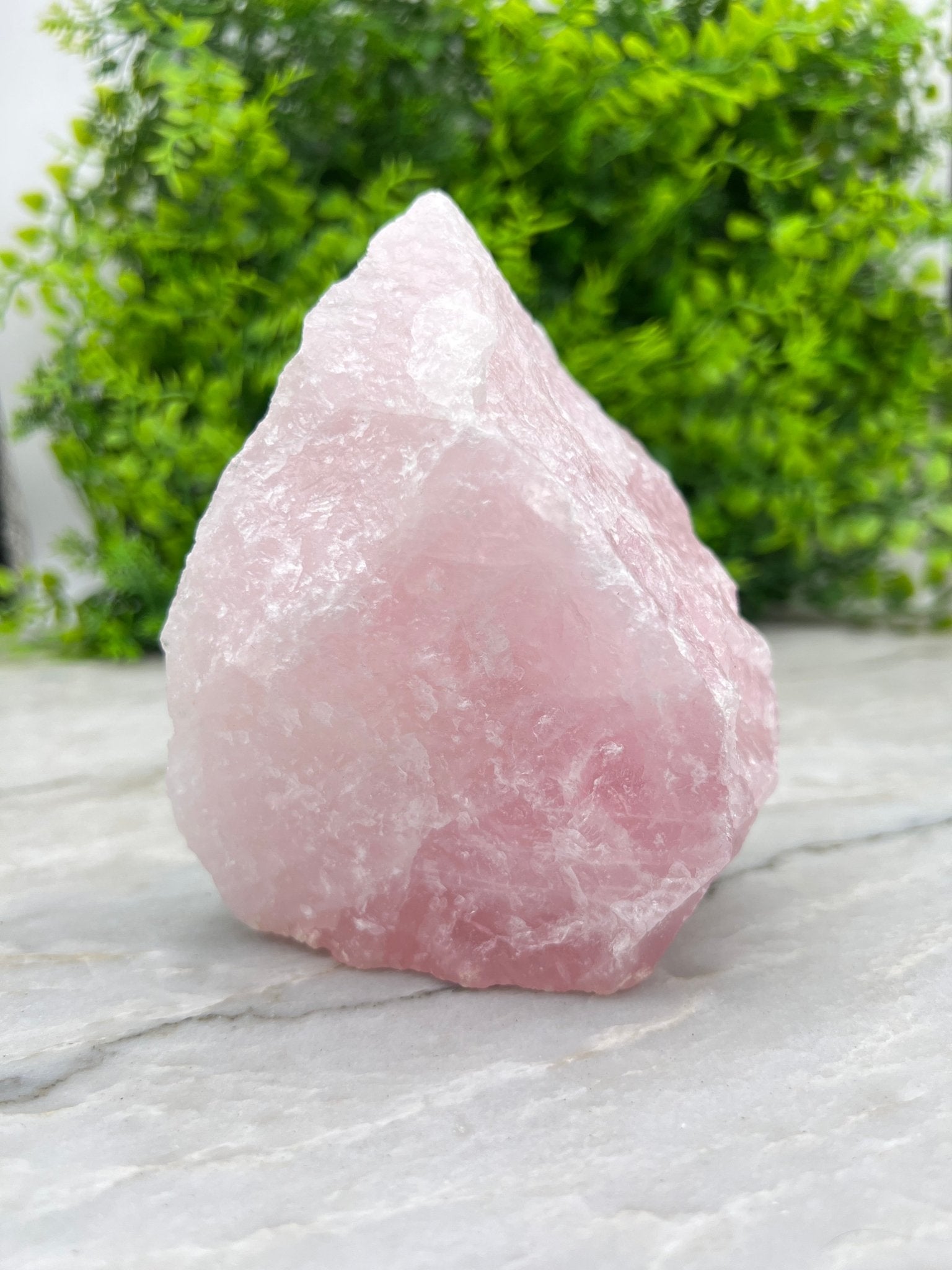 Rozenkwarts ruw cut base (790 gram) by KEY LIME STORE