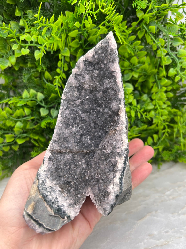 Amethist cluster cut base