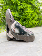 Amethist met Kwartskristal cut base - zeldzaam by KEY LIME STORE