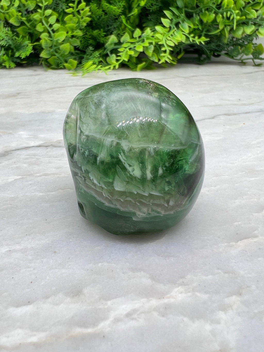 Regenbogen-Fluorit-Schädel (hohe Qualität) von KEY LIME STORE