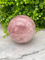 Rozenkwarts bol (87 mm / 916 gr) by KEY LIME STORE