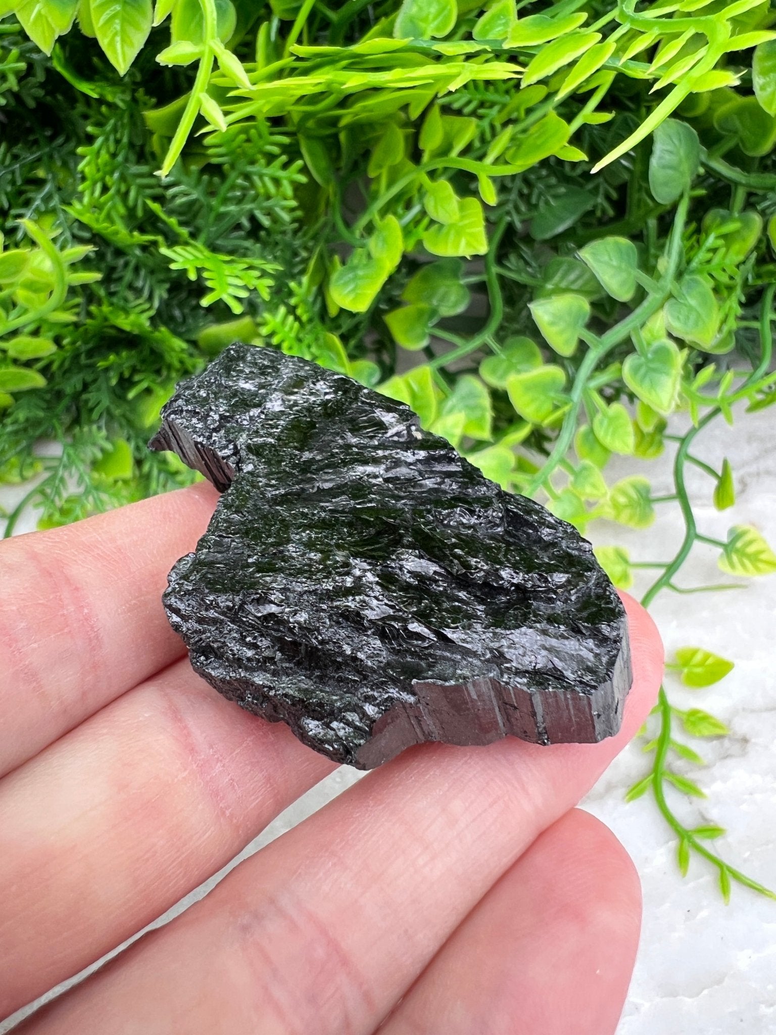 Tourmaline noire brute (5 cm) par KEY LIME STORE