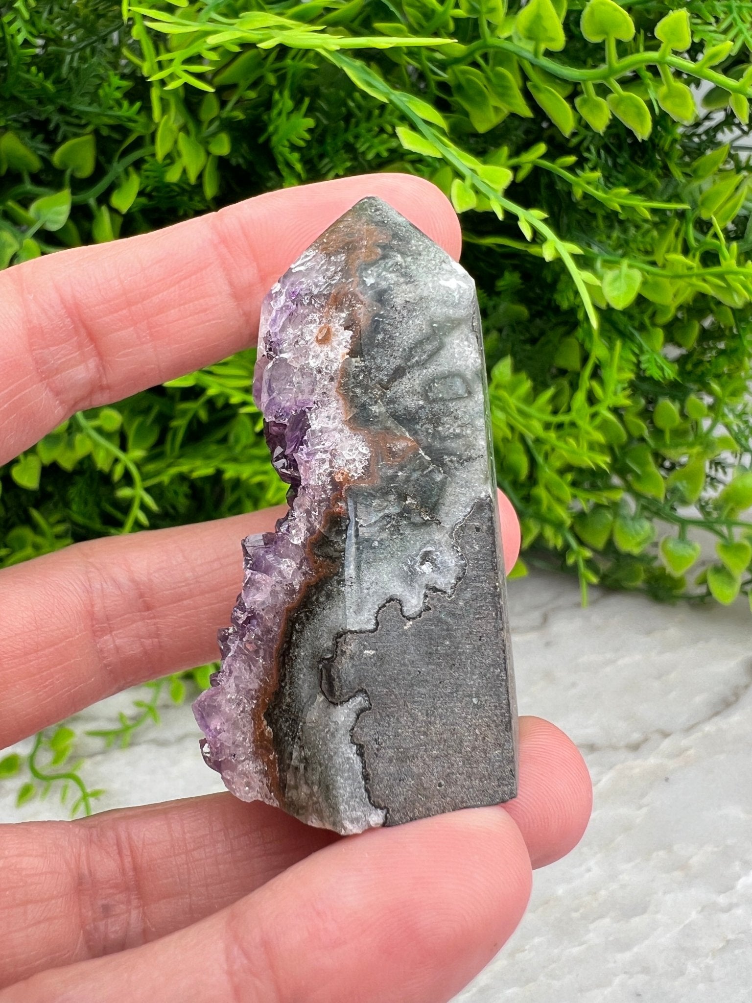 Amethyst-Cluster-Turm (5 cm) von KEY LIME STORE
