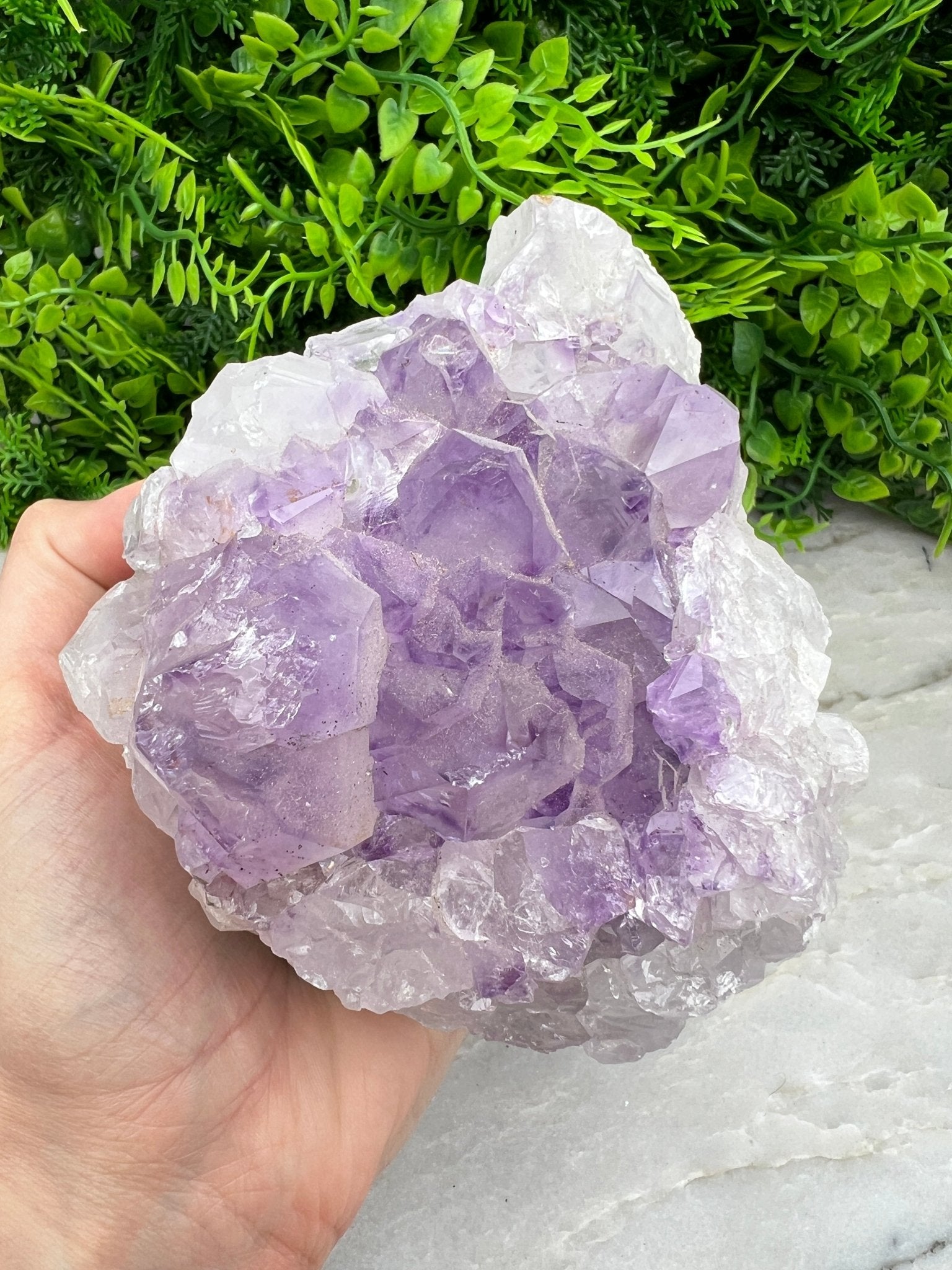 Amethist cluster (1.484 kg) by KEY LIME STORE
