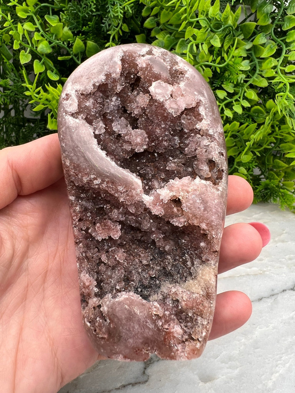Roze Amethist half gepolijst (326 gr.)