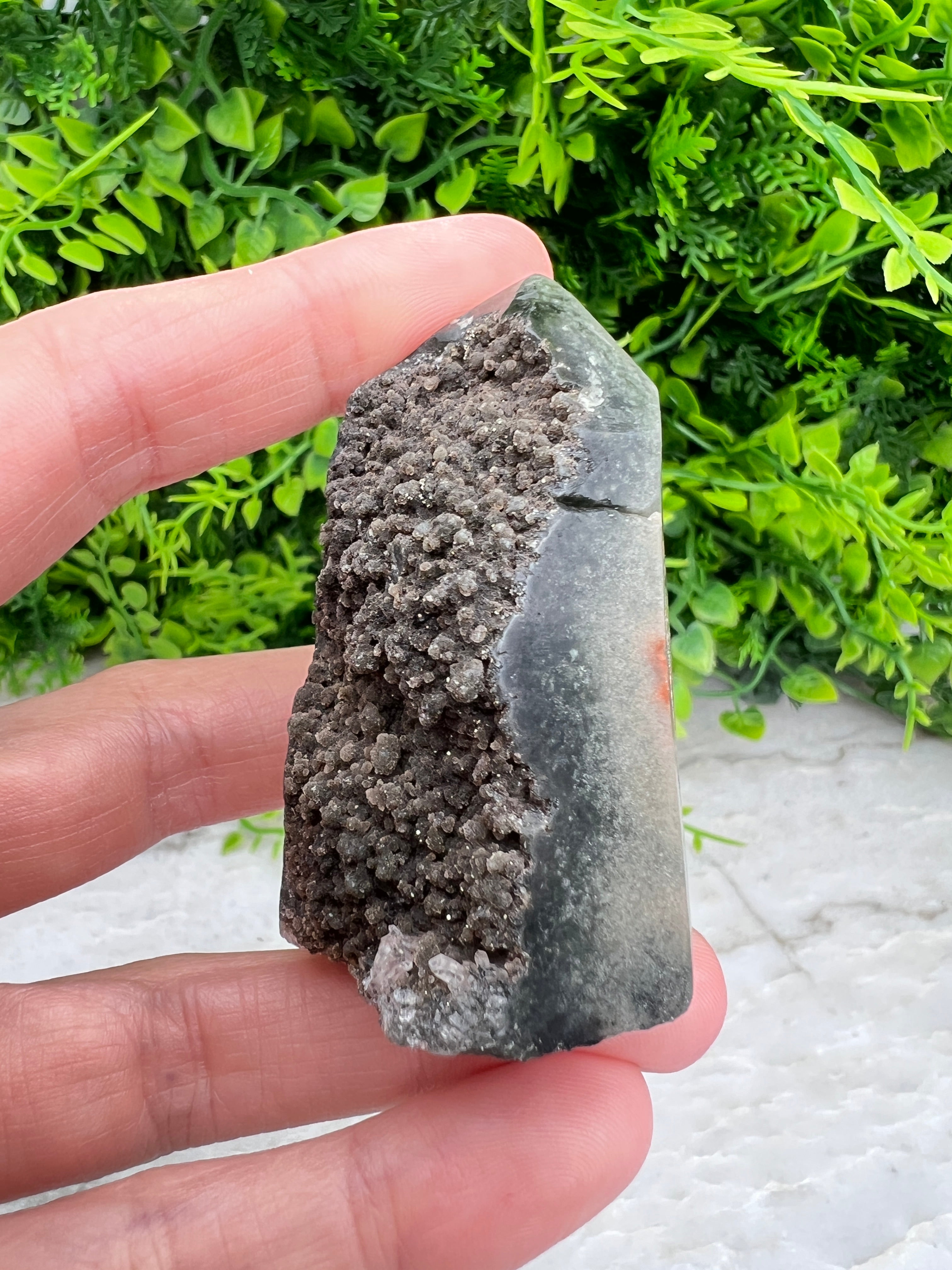 Donkere Amethist cluster toren (5 cm)