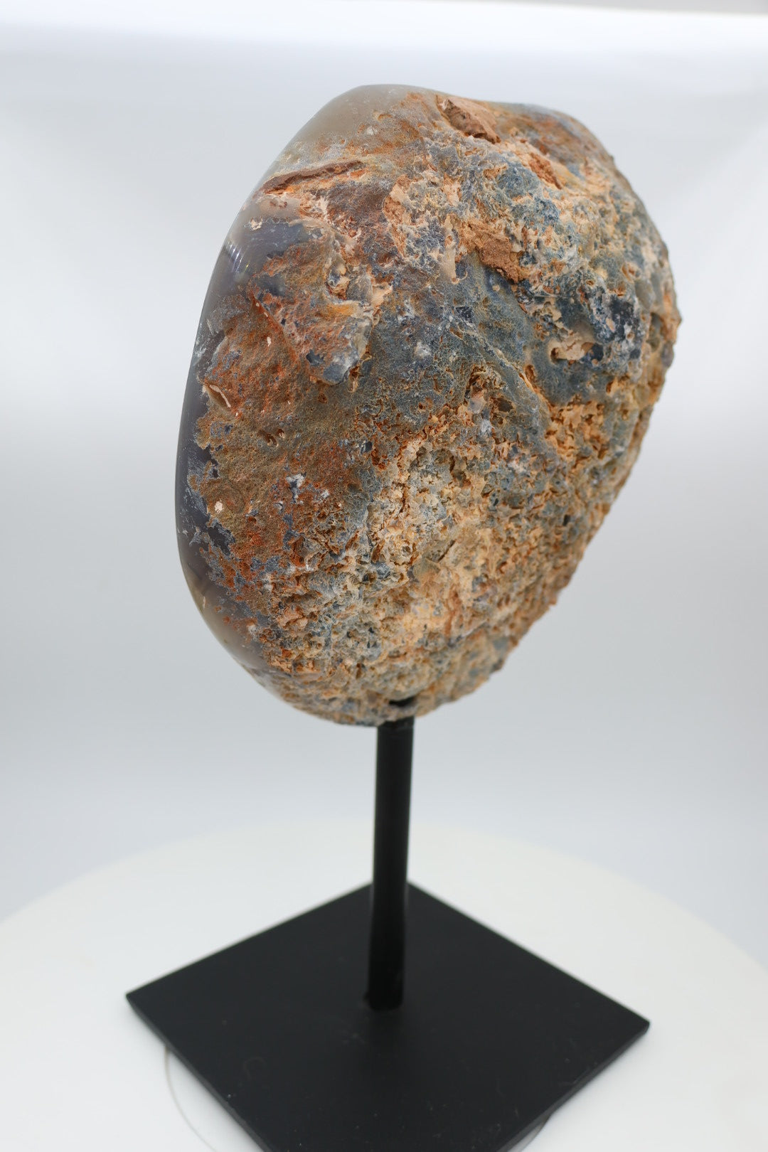 Halve agaat op standaard 1.450 kg