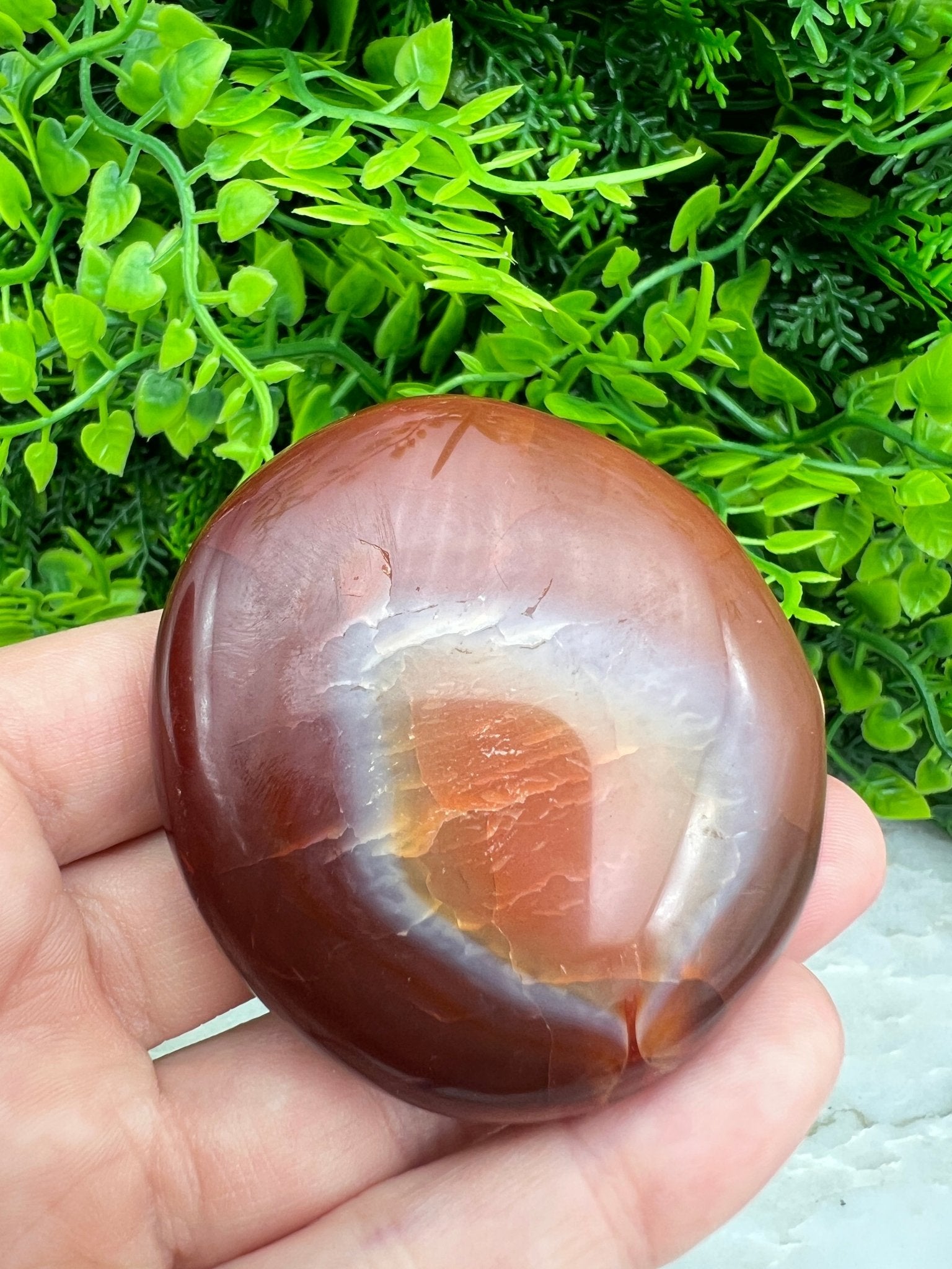 Carnelian tumbled stone (5 cm) by KEY LIME STORE