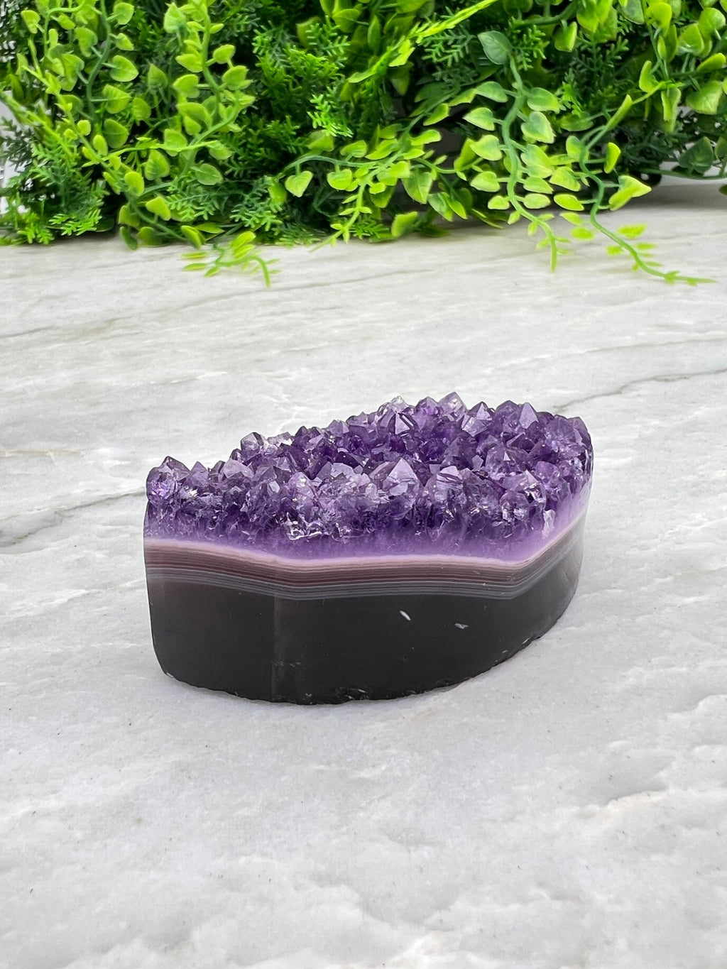 Amethyst und Achat, elliptisch, rundum poliert (7 cm) von KEY LIME STORE