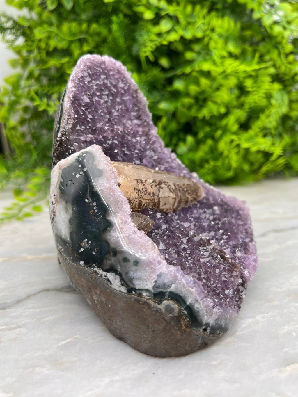 Amethist met Kwartskristal cut base - zeldzaam by KEY LIME STORE