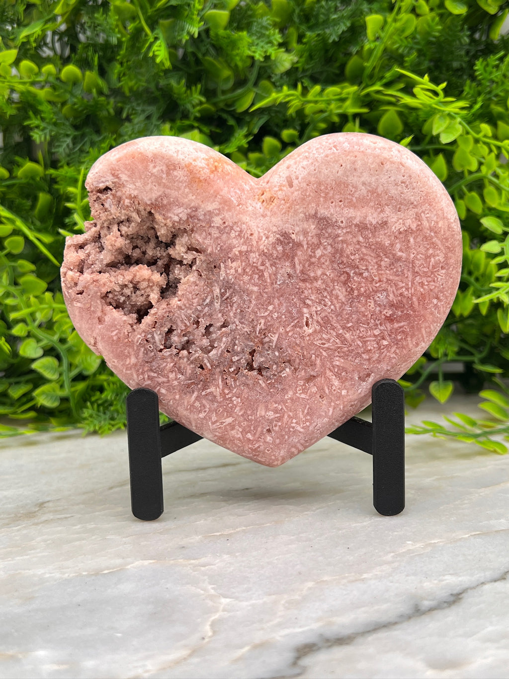 Druzy Roze Amethist hart op standaard (464 gr/12 cm)