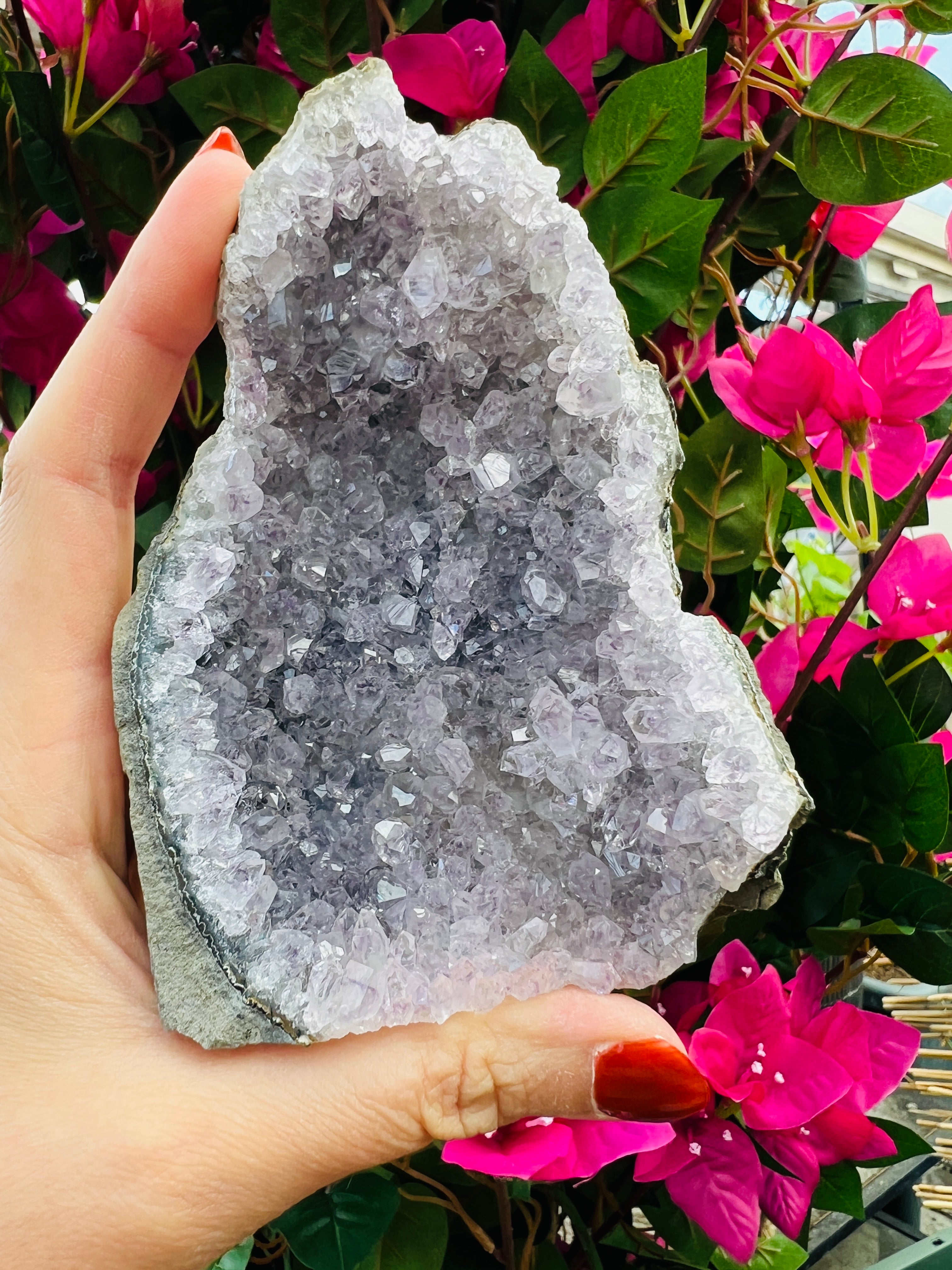 Amas de cristaux d'améthyste 545 grammes – 11 cm de long