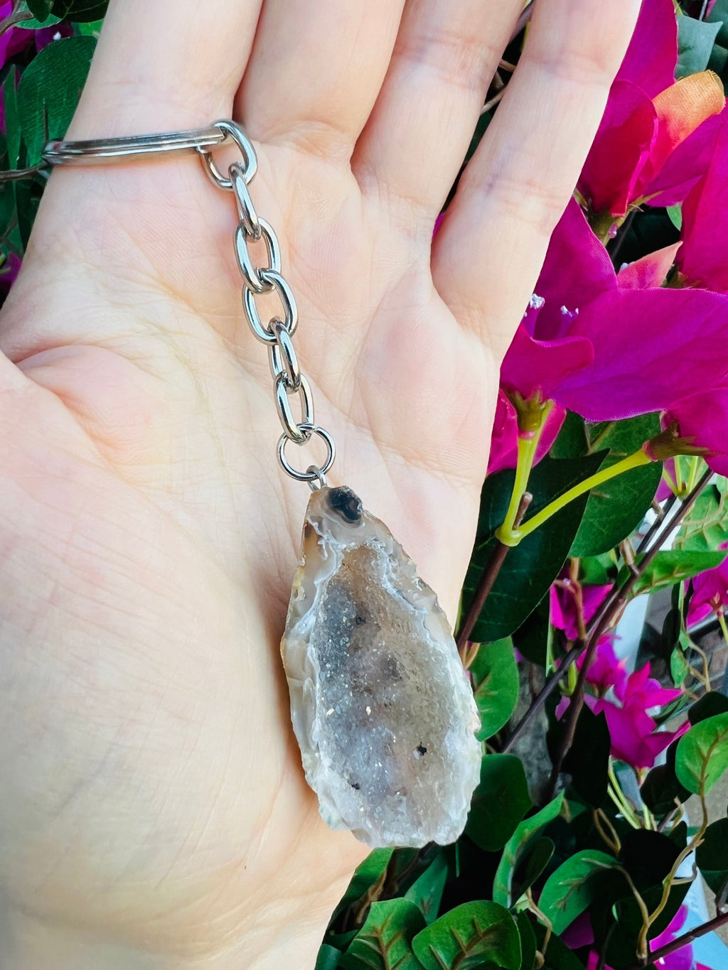 Schlüsselanhänger „Kristall-Geode“ von KEY LIME STORE