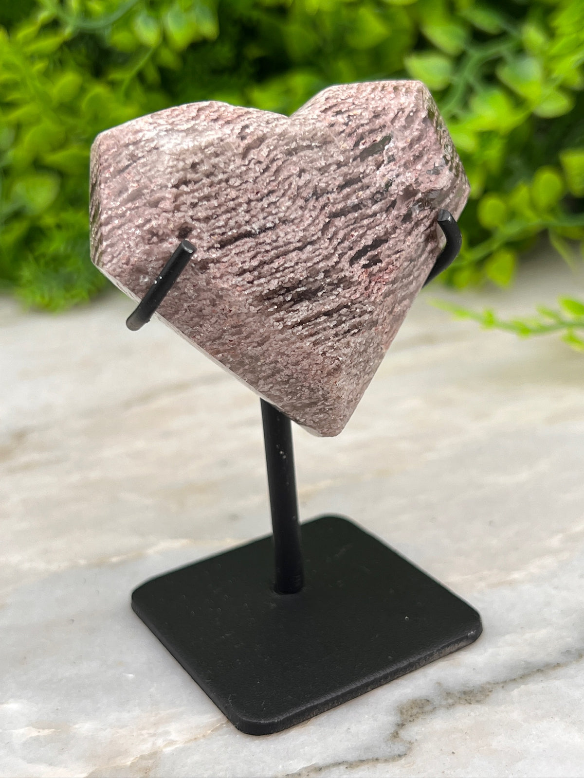 Lodoliet (Thousand Layer Quartz) hart op standaard (92 gr/8 cm)