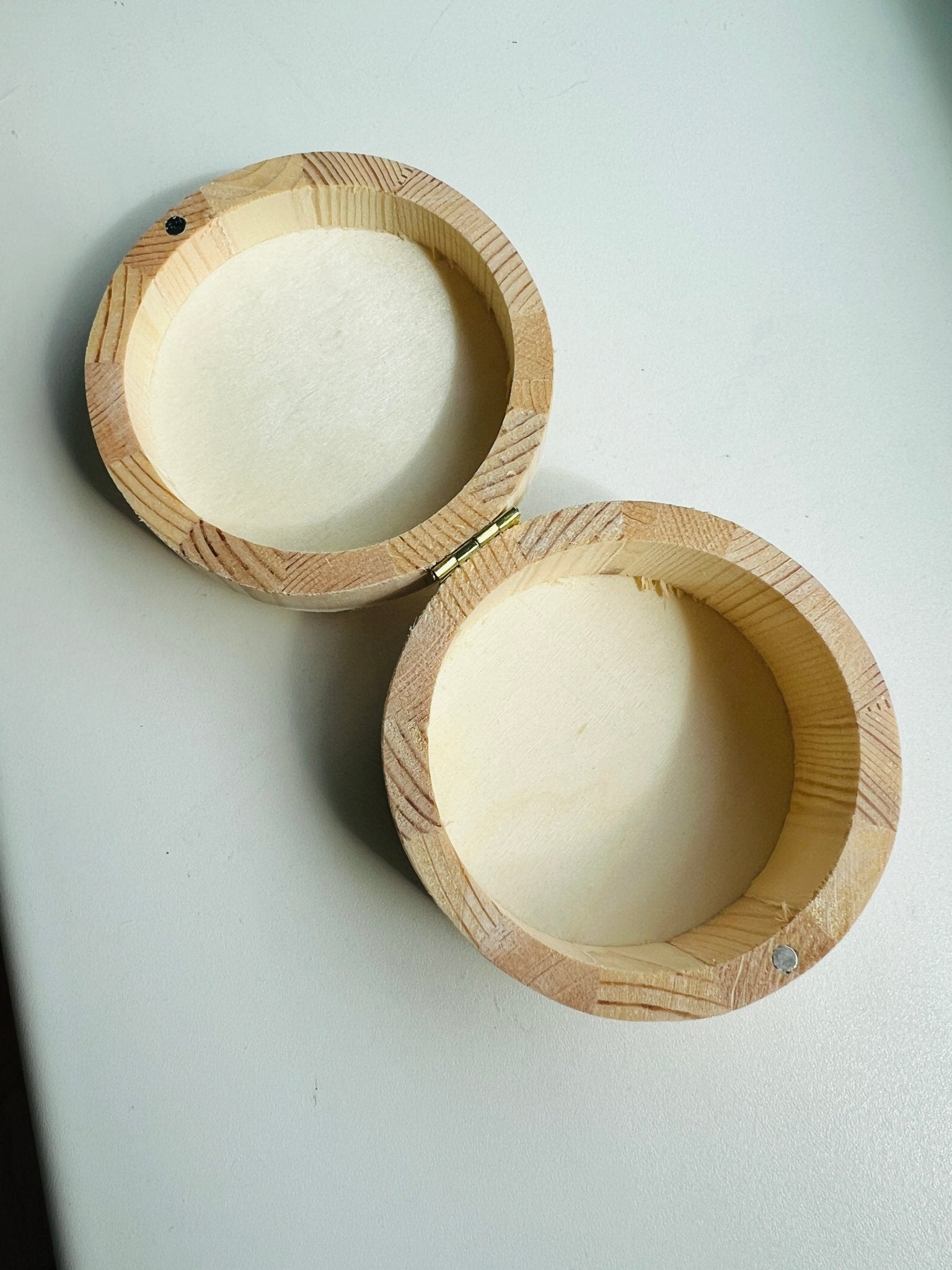Holzkästchen mit rosa Blume von KEY LIME STORE
