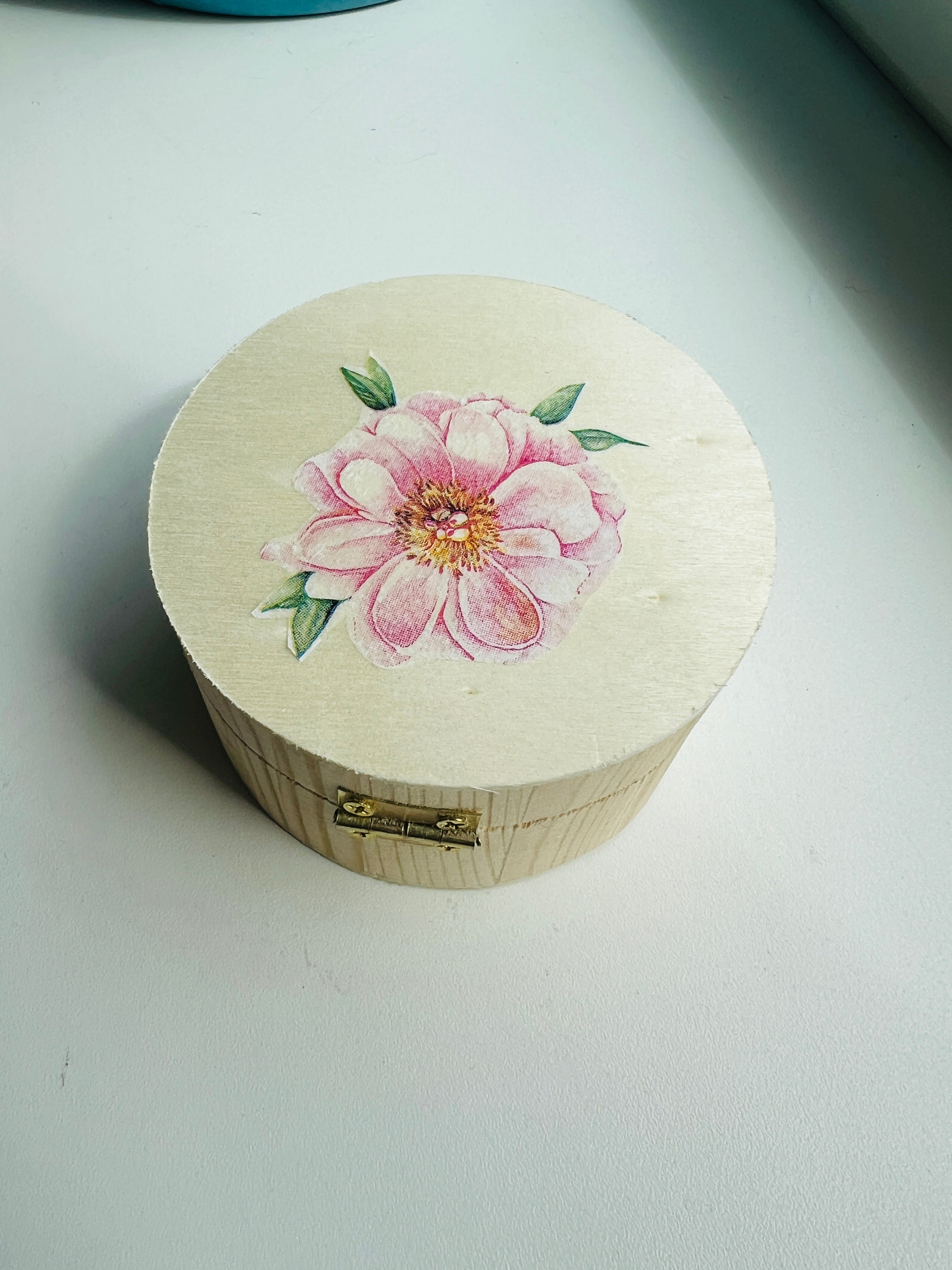 Houten doosje roze bloem