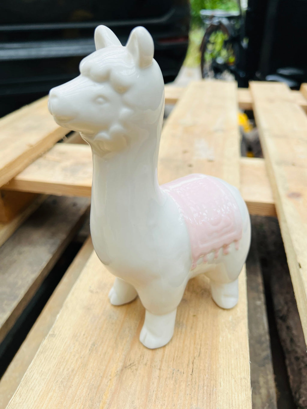 Lama-Figur aus Keramik von KEY LIME STORE