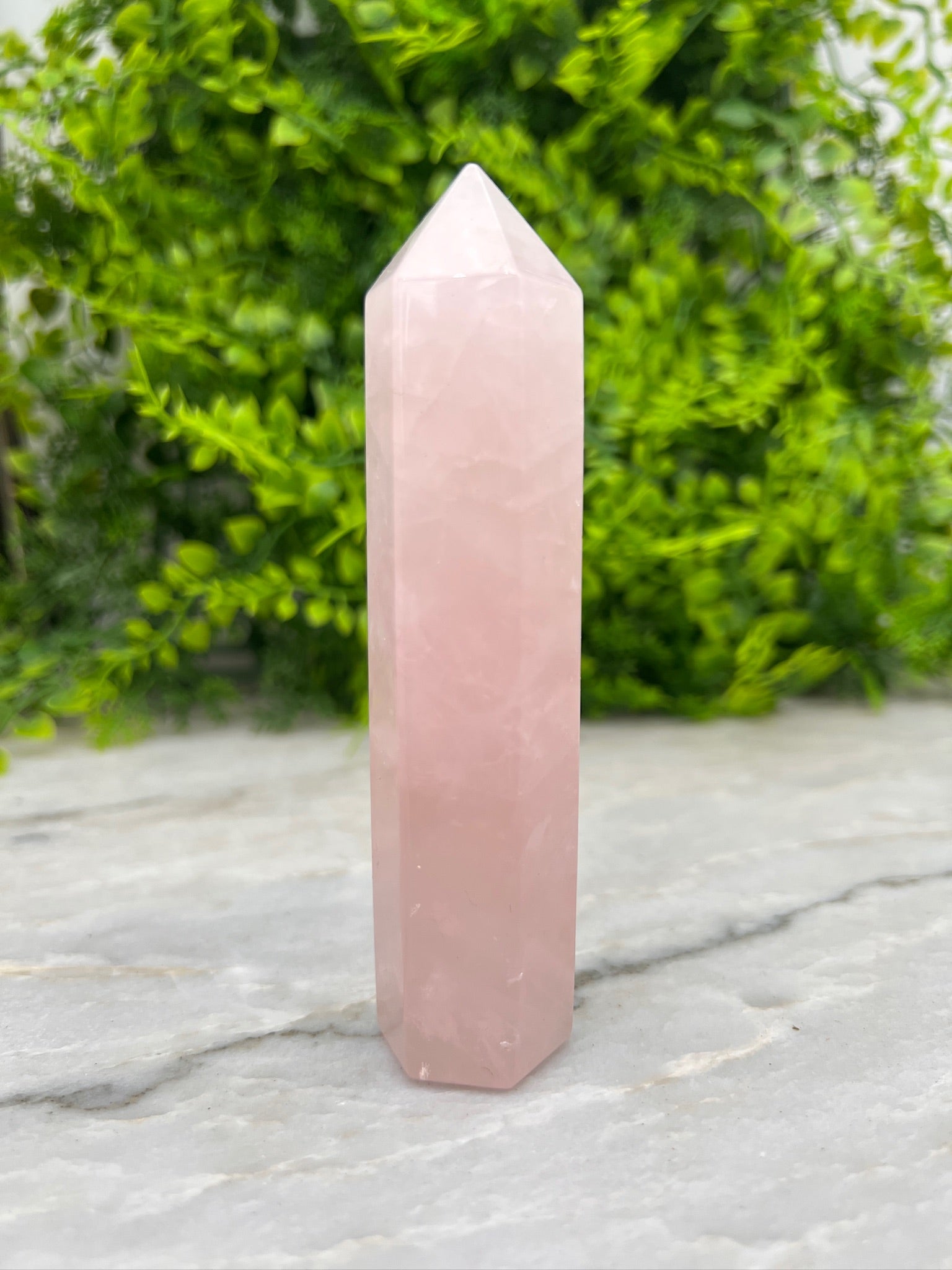 Rosenquarz-Turm (13 cm) von KEY LIME STORE