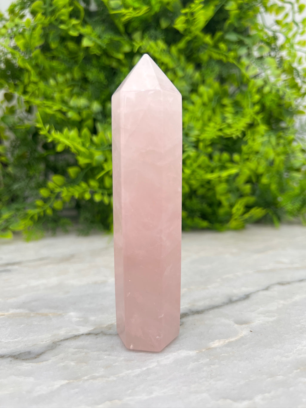 Rosenquarz-Turm (13 cm) von KEY LIME STORE