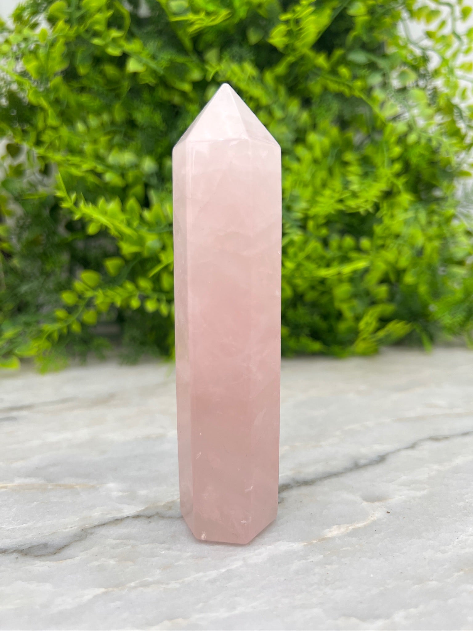 Rosenquarz-Turm (13 cm) von KEY LIME STORE