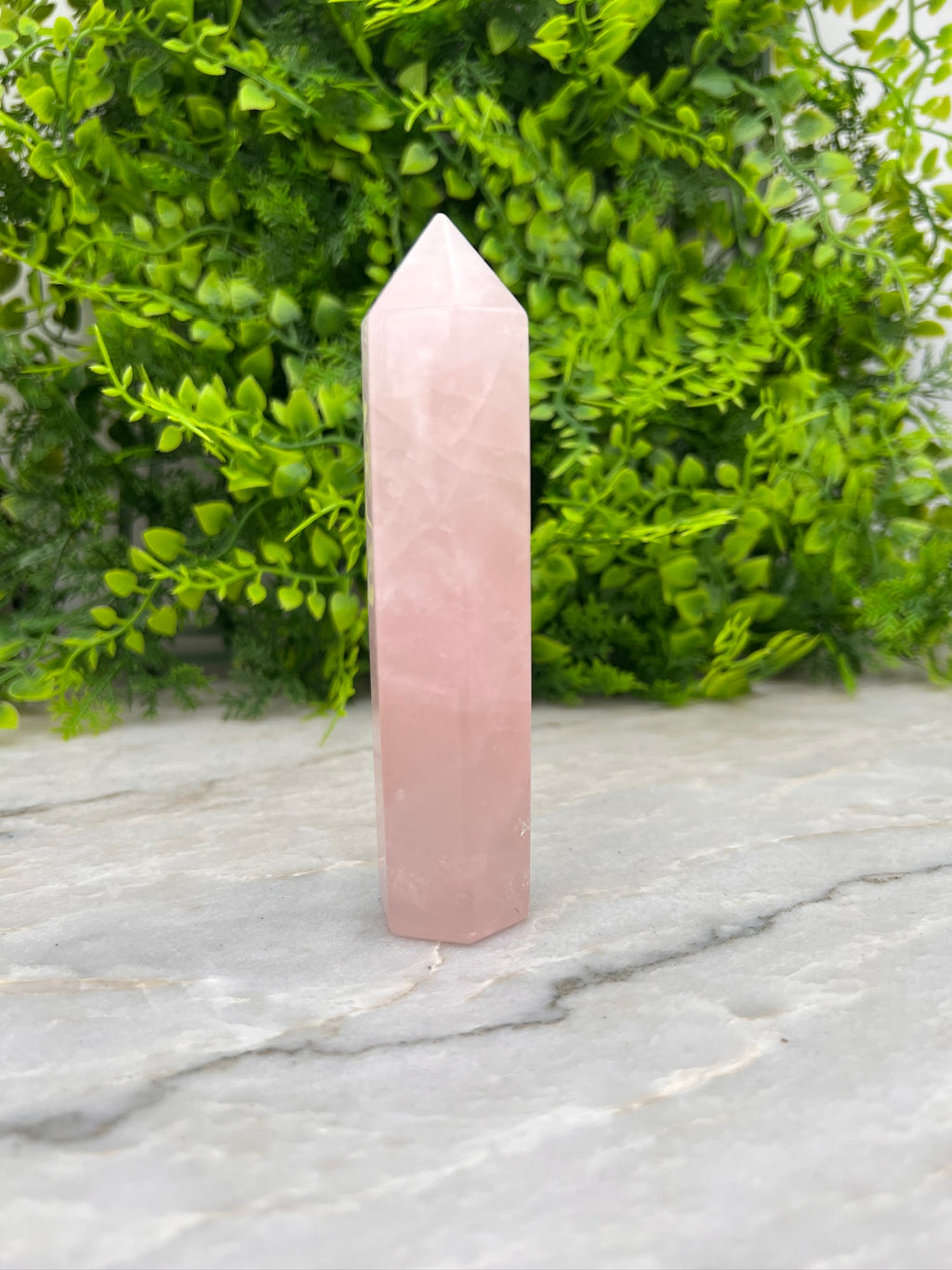 Rosenquarz-Turm (13 cm) von KEY LIME STORE