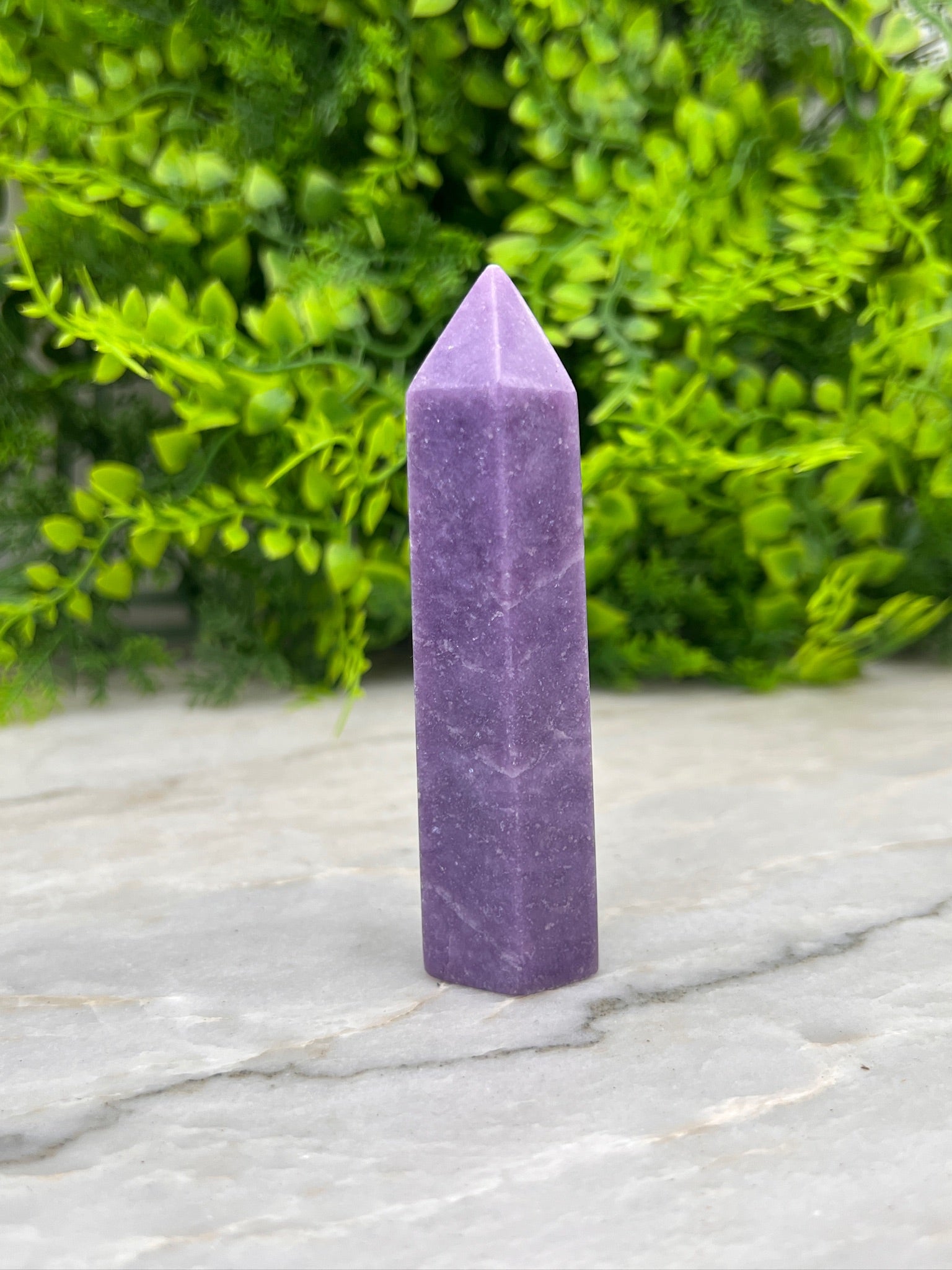 Lepidolith (Afghanistan) Turm (9 cm) von KEY LIME STORE