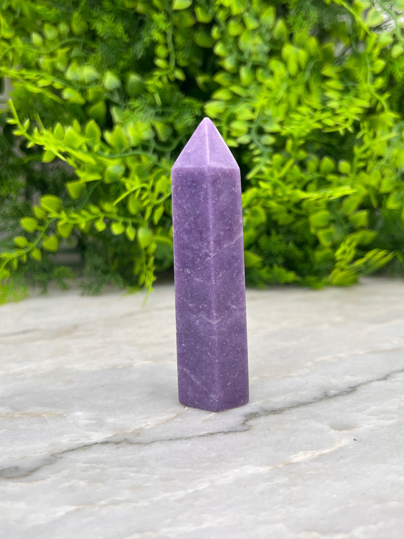 Lepidolith (Afghanistan) Turm (9 cm) von KEY LIME STORE