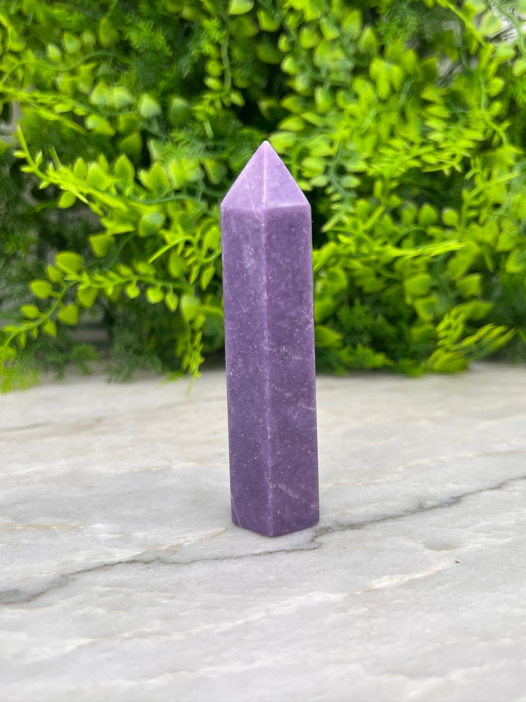 Lepidolith (Afghanistan) Turm (9 cm) von KEY LIME STORE