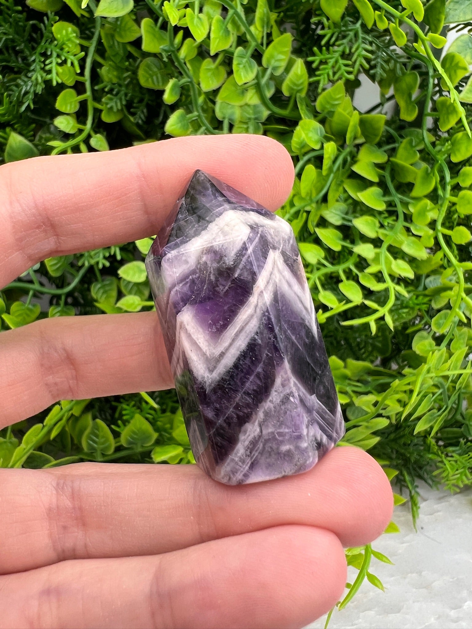 Hundezahn-Amethyst-Turm (44 mm) von KEY LIME STORE