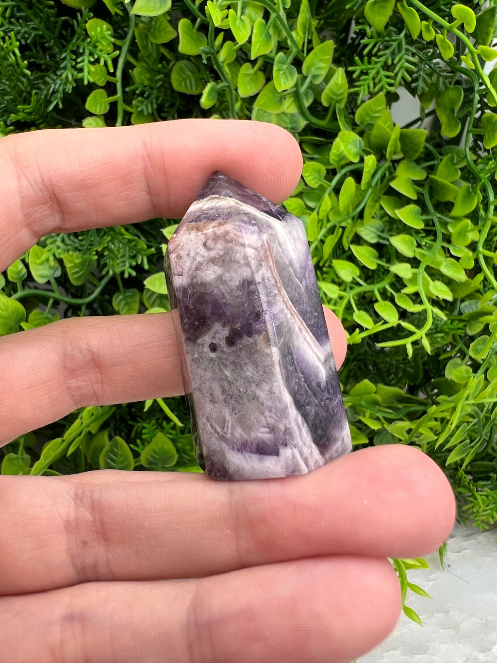 Hundezahn-Amethyst-Turm (44 mm) von KEY LIME STORE