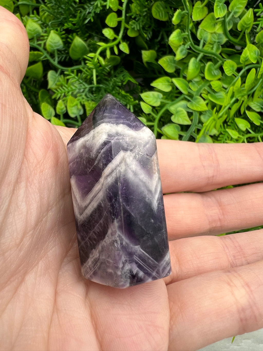 Hundezahn-Amethyst-Turm (44 mm) von KEY LIME STORE