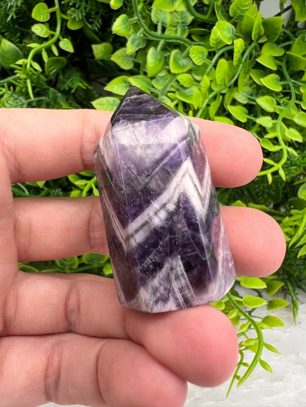 Hundezahn-Amethyst-Turm (44 mm) von KEY LIME STORE