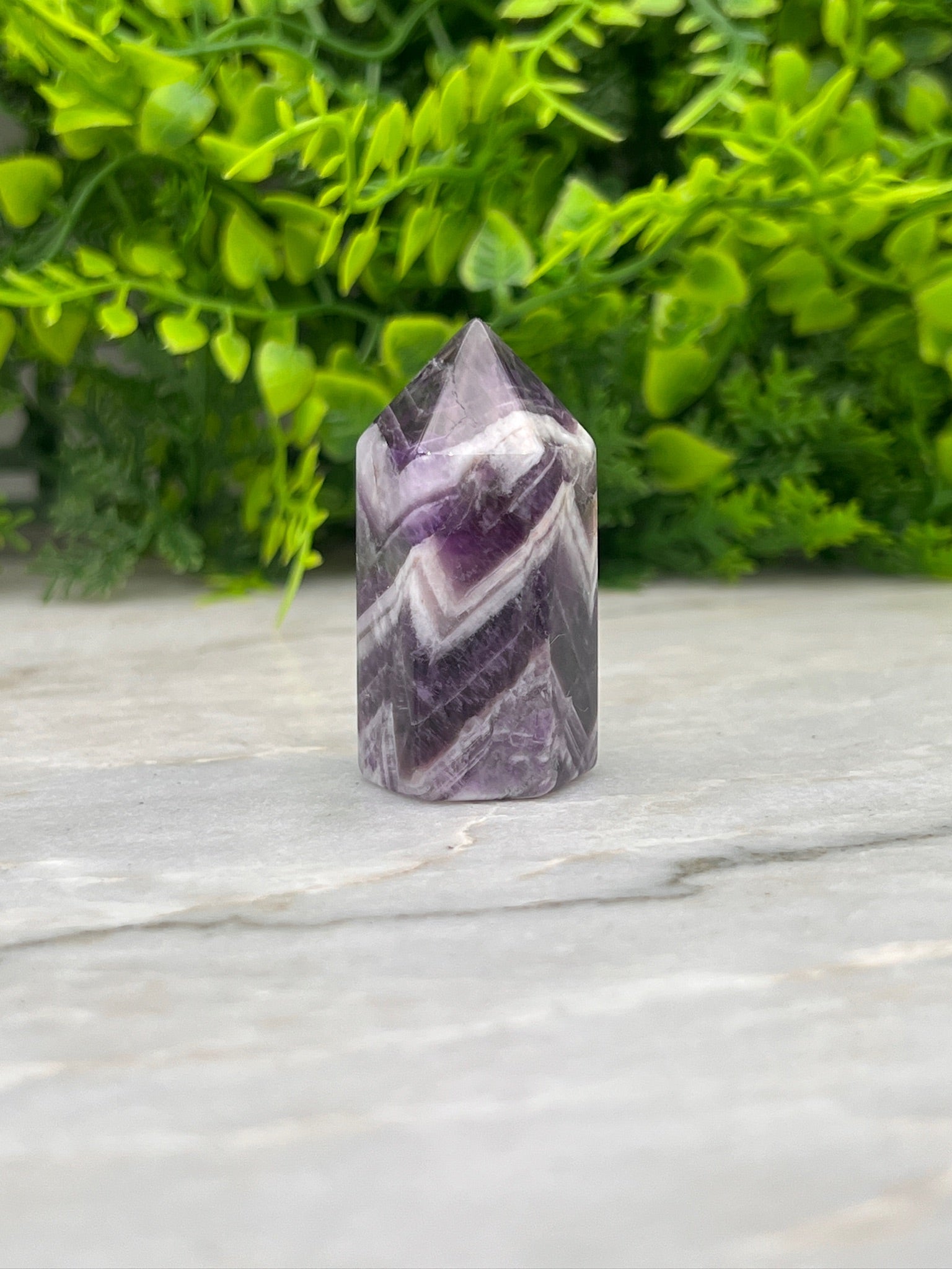 Hundezahn-Amethyst-Turm (44 mm) von KEY LIME STORE
