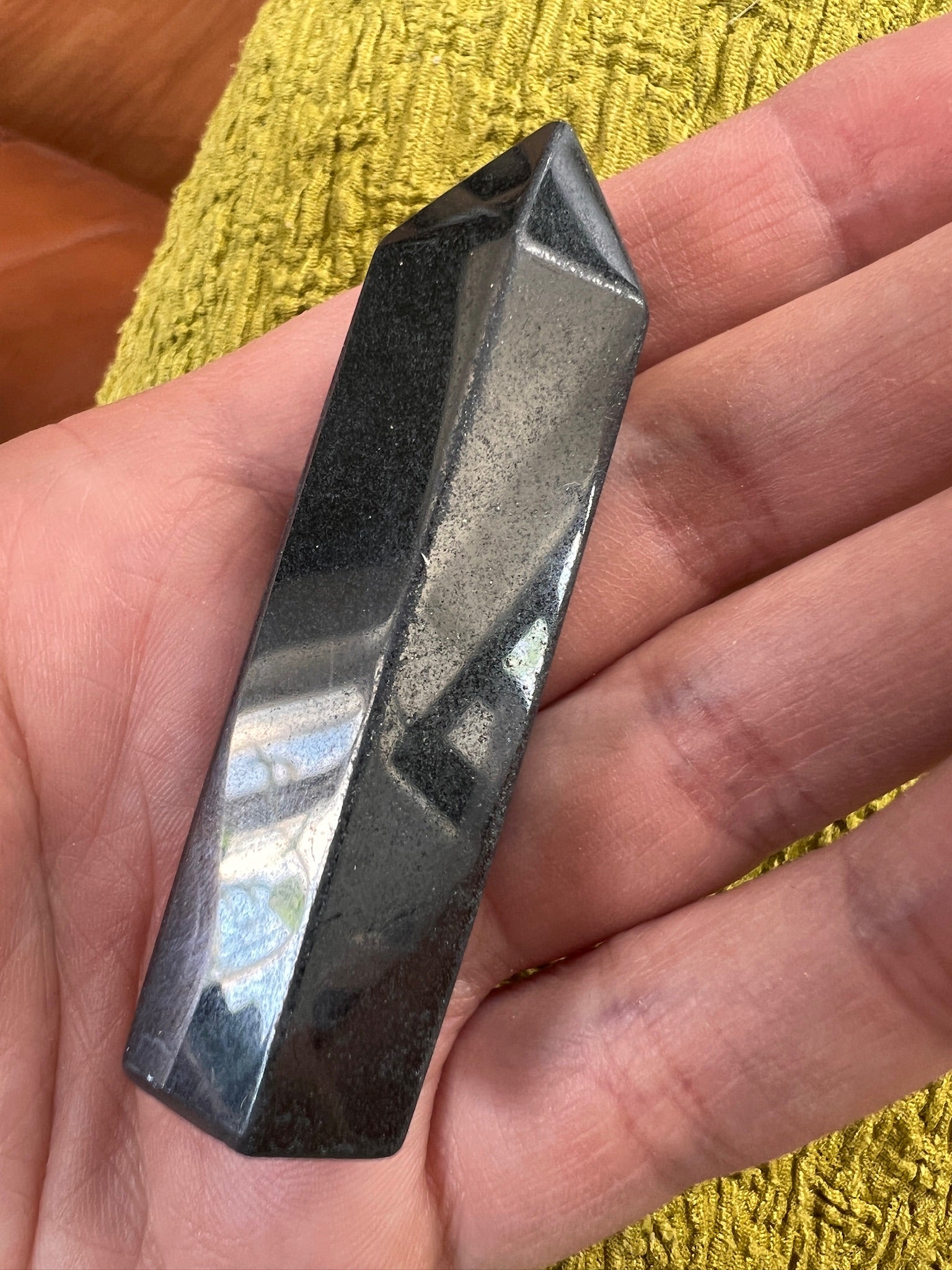 Hämatit-Turm (62 mm) von KEY LIME STORE