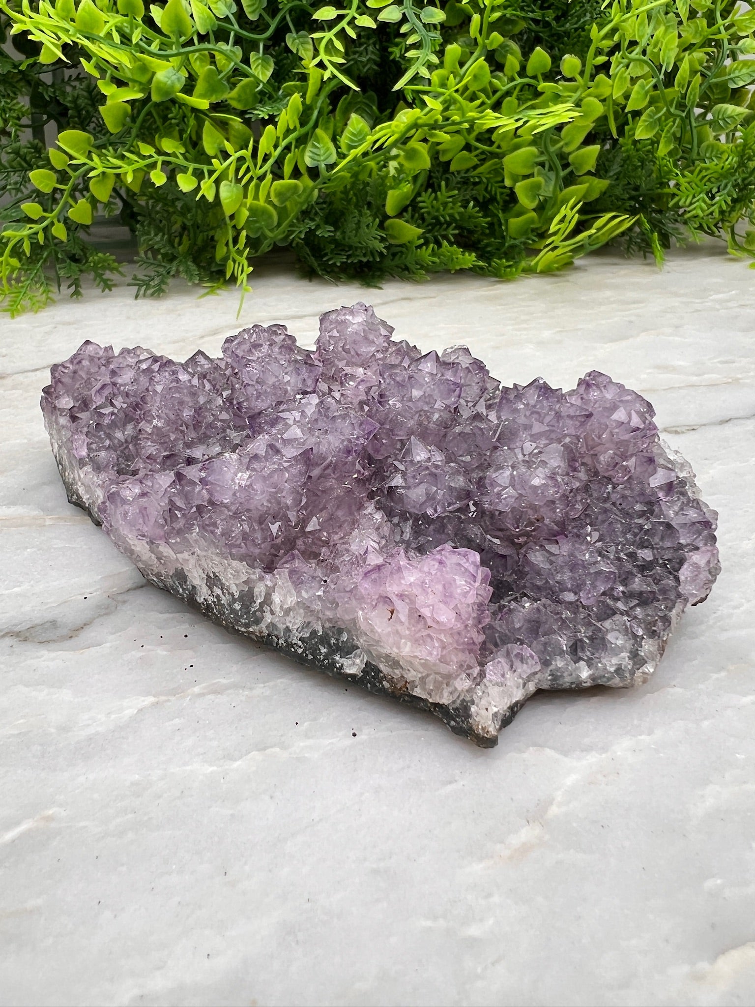 Amethist cluster bijzondere formatie (13 cm) by KEY LIME STORE