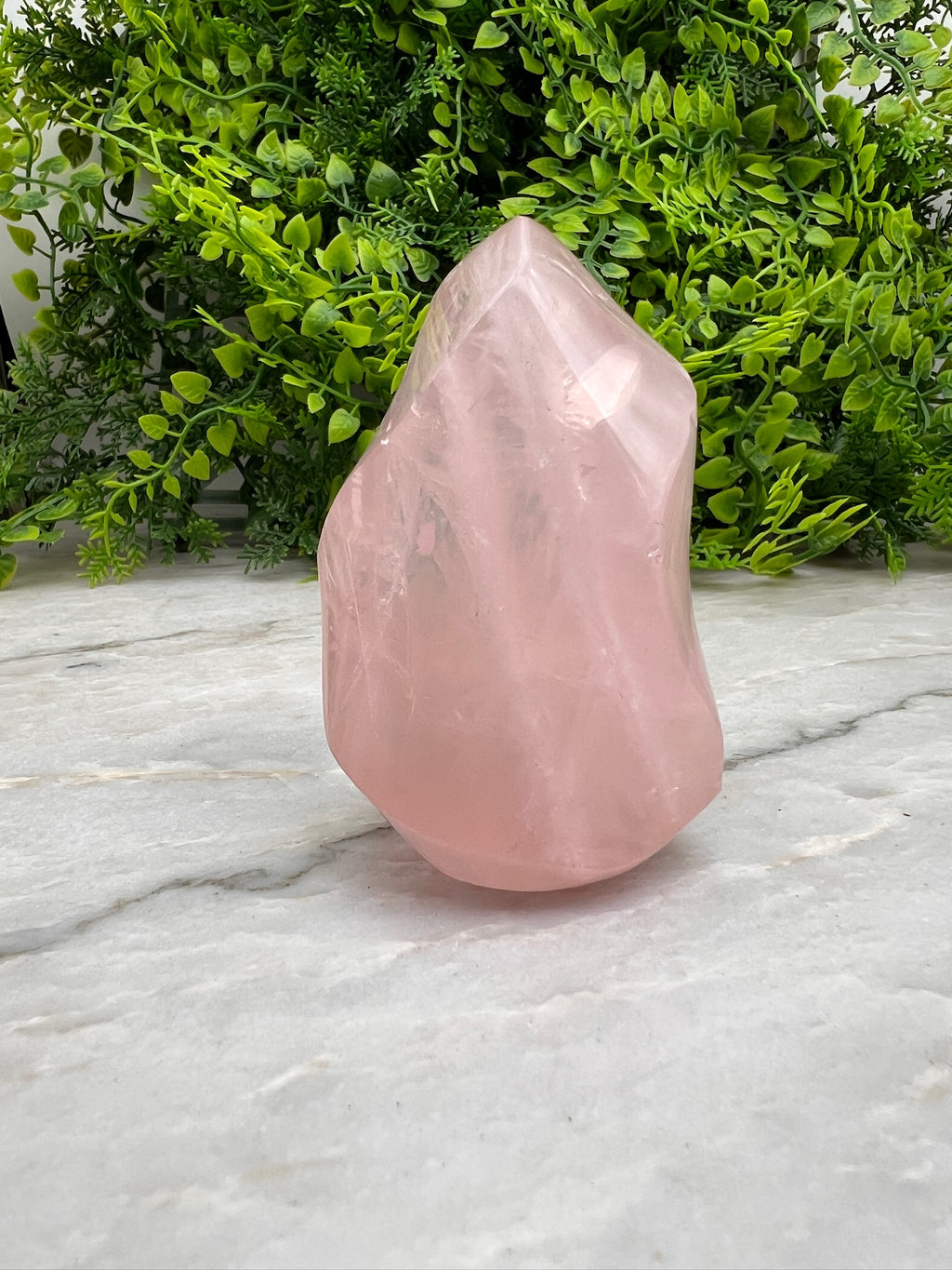 Rosenquarz-Flamme (289 Gramm) von KEY LIME STORE