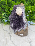 Amethist met Calciet en Goethiet cluster XL speciale formatie
