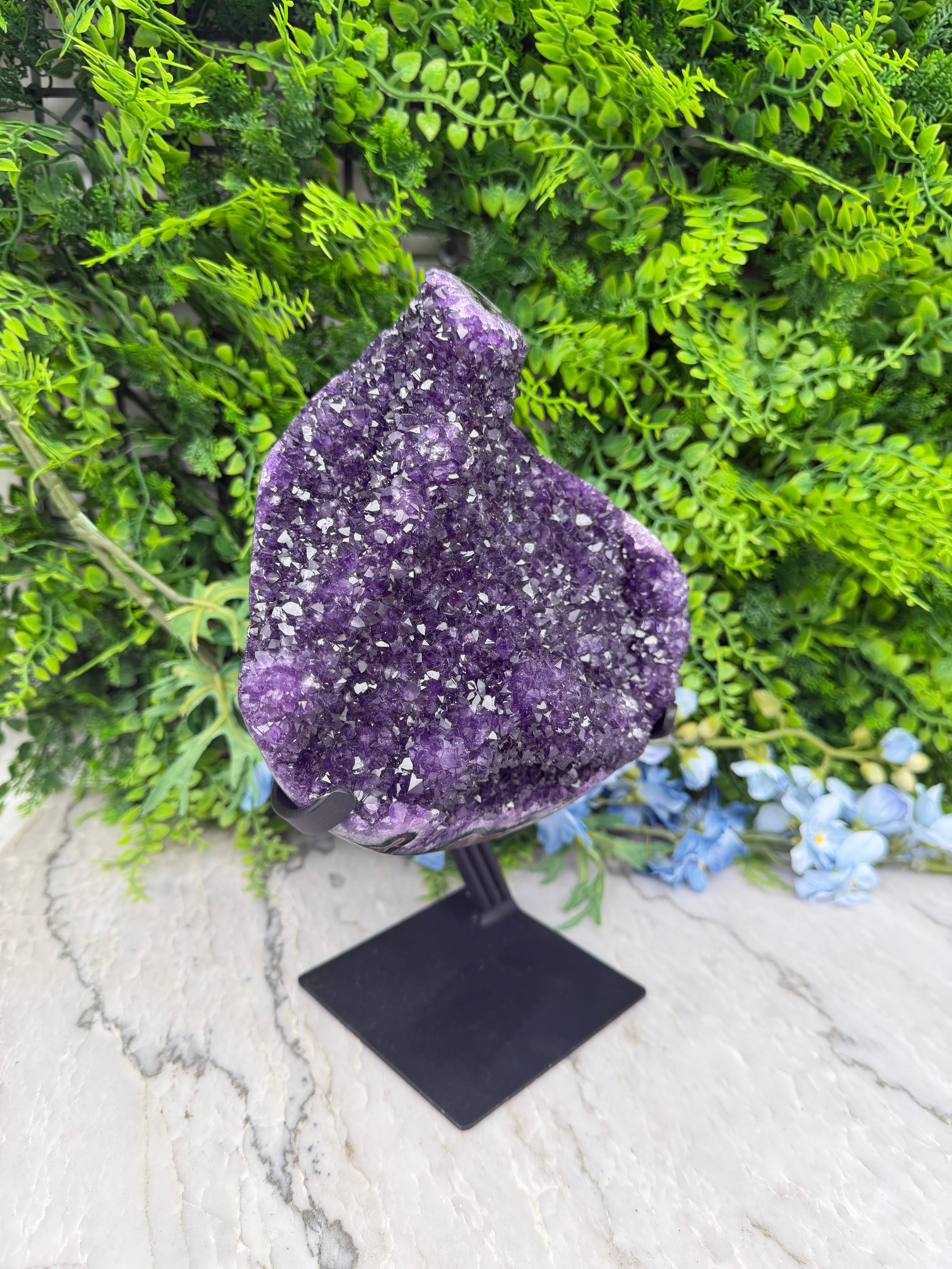Amethist cluster hoge kwaliteit op standaard (2958 gr/26 cm)