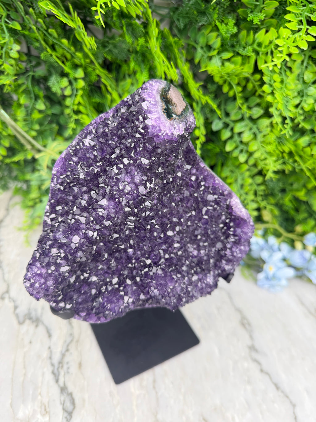 Amethist cluster hoge kwaliteit op standaard (2958 gr/26 cm)