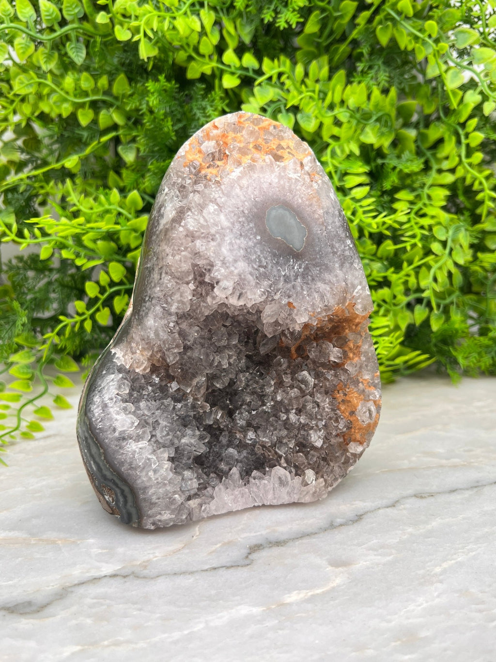 Bergkristal op Agaat cut base by KEY LIME STORE