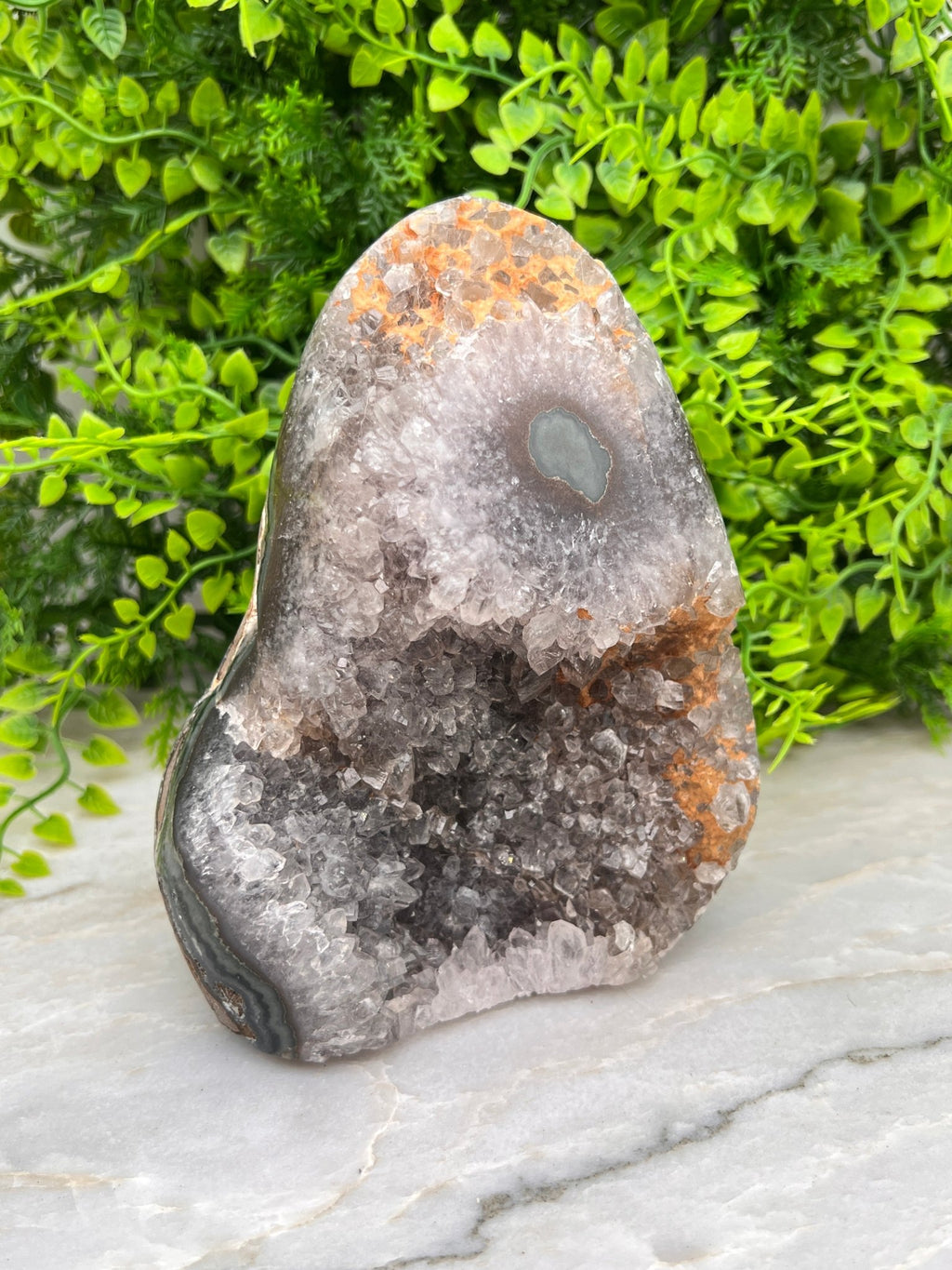 Bergkristal op Agaat cut base by KEY LIME STORE