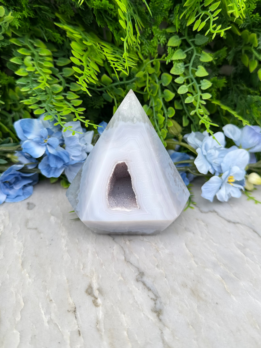 Druzy Agate with Rock Crystal in a Diamond Shape (560 gr/10.5 cm)