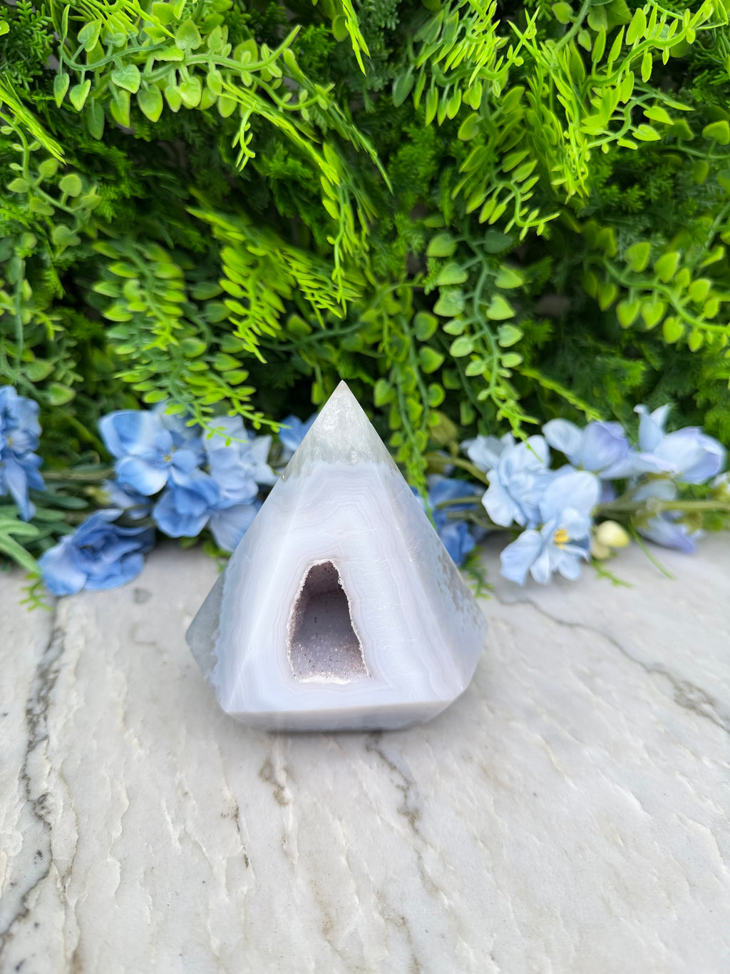 Druzy Agate with Rock Crystal in a Diamond Shape (560 gr/10.5 cm)