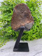 Amethist cluster op standaard by KEY LIME STORE
