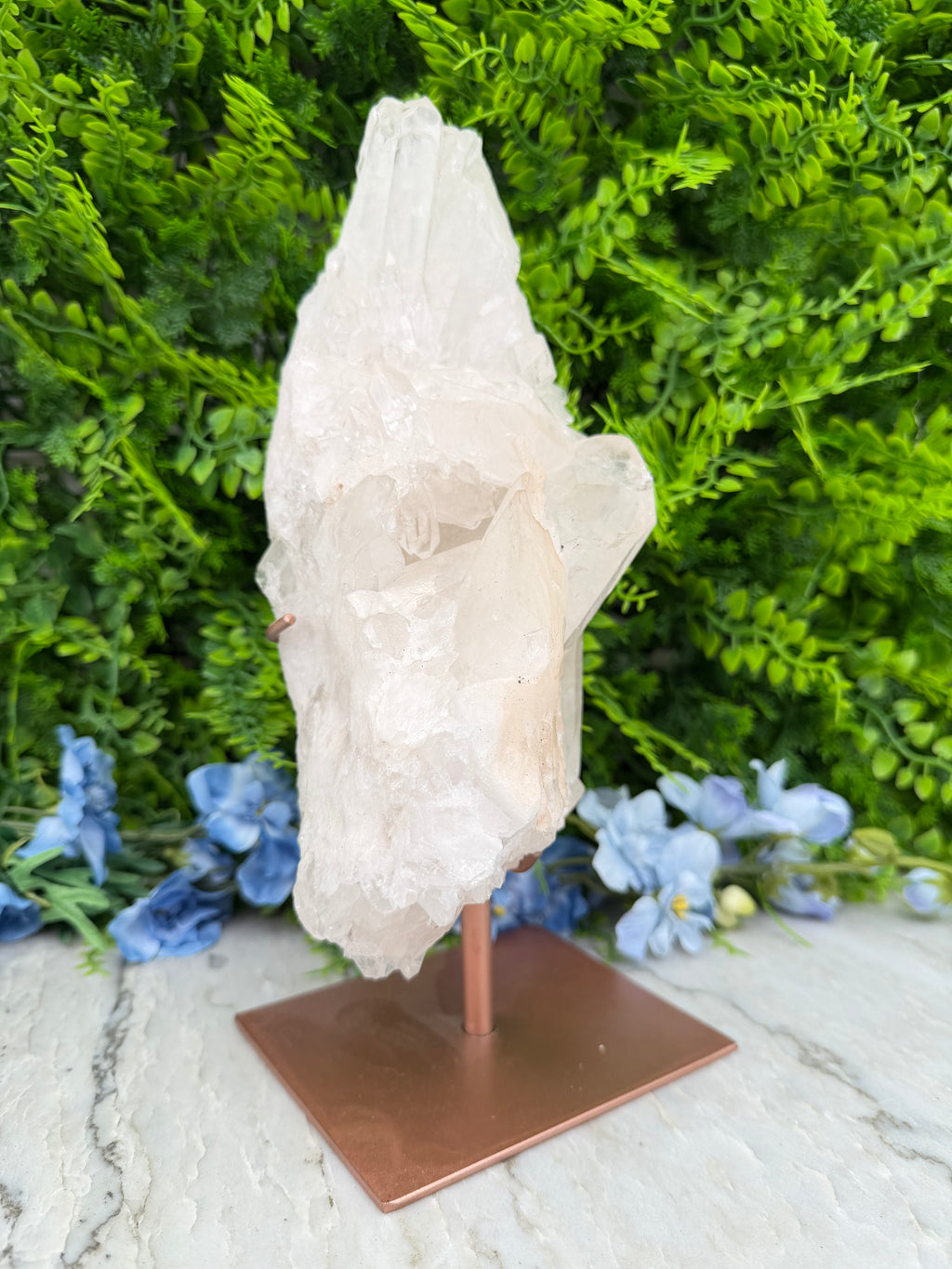 Bergkristal cluster op standaard (2101 gr/28 cm)