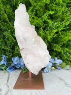Bergkristal cluster op standaard (2101 gr/28 cm)