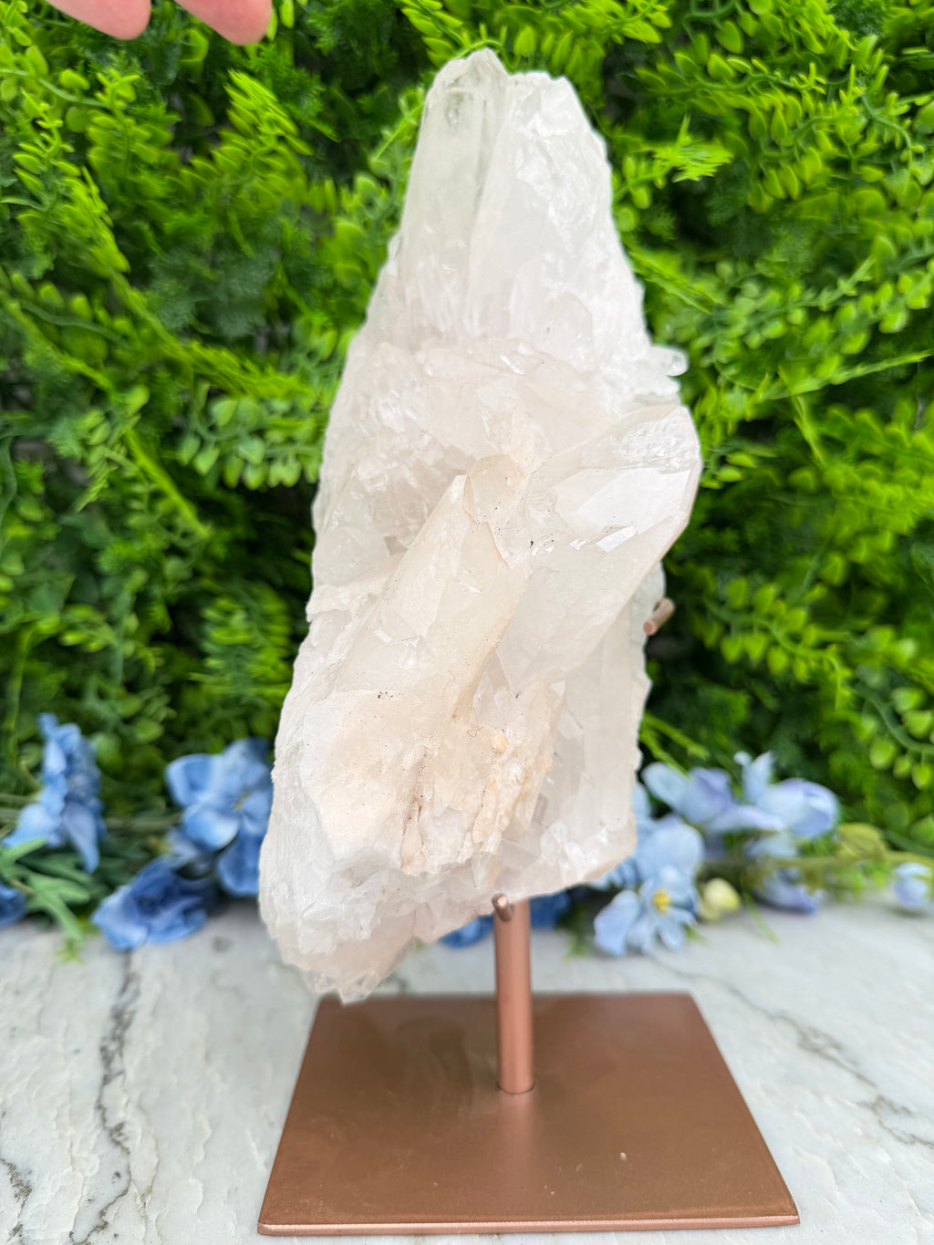 Bergkristal cluster op standaard (2101 gr/28 cm)