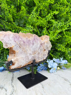 Amethyst fan-shaped thick disc on a stand (1580 gr/22 cm)