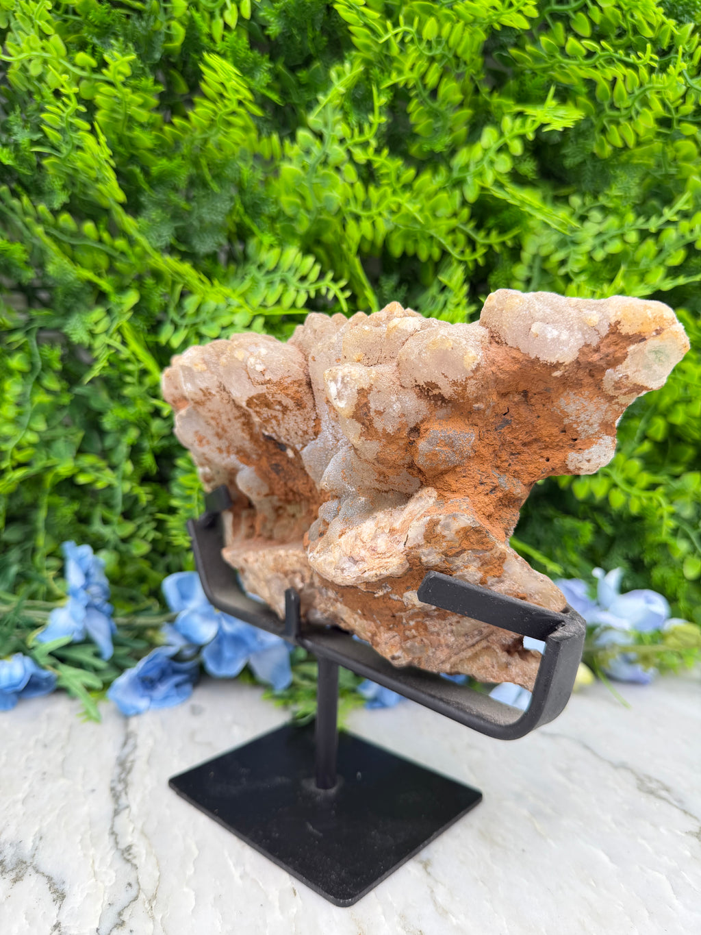 Amethyst fan-shaped thick disc on a stand (1580 gr/22 cm)