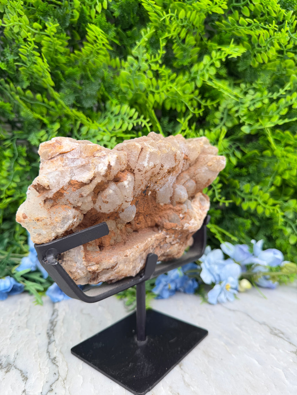 Amethyst fan-shaped thick disc on a stand (1580 gr/22 cm)